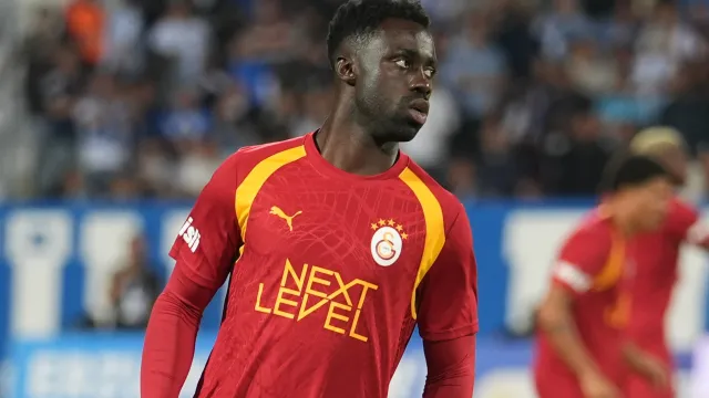 Galatasaray'da Davinson Sanchez'den Gelecek Açıklaması: Her Şeyimi Vermeye Devam Edeceğim