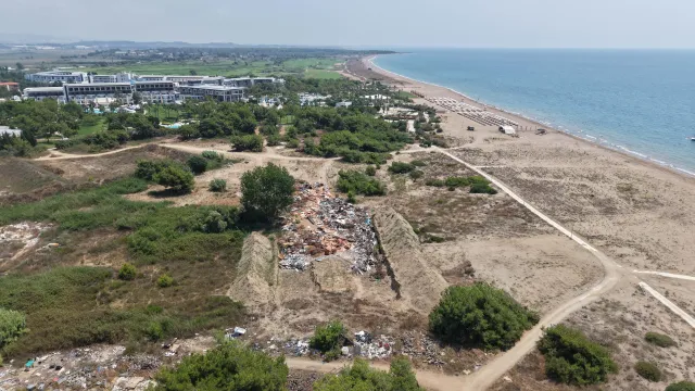 Antalya'da Plajı Çöplüğe Çeviren Beş Yıldızlı Otele Rekor Ceza