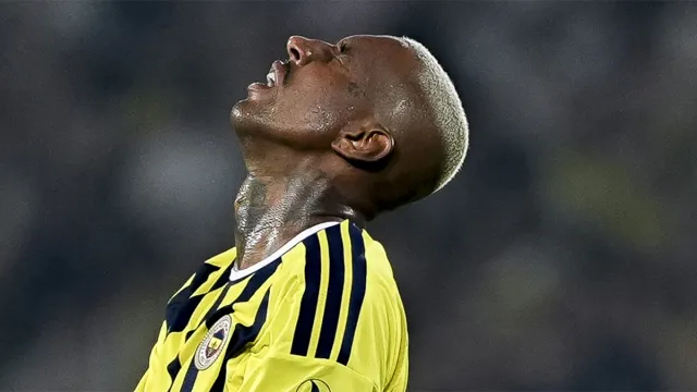 Fenerbahçe'de Anderson Talisca Şoku: Konyaspor Maçı Kadrosundan Çıkarıldı