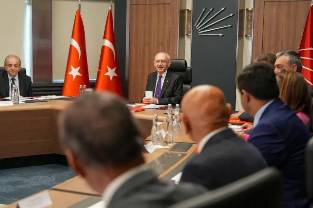 CHP'de Kritik Zirve: MYK ve PM Toplanarak Kongre Tarihlerini Belirleyecek