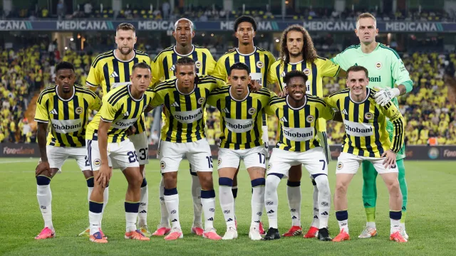 Fenerbahçe'de Maç Sonu Ayrılık: Jayden Oosterwolde İtalya Yolcusu