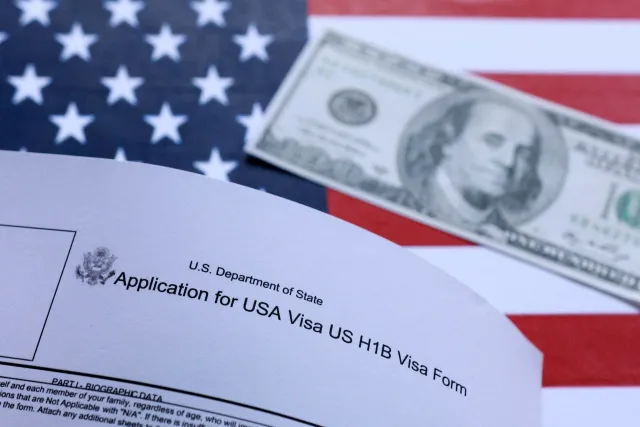 Trump'tan Kritik Vize Hamlesi: 200 Bin Kişinin Vizesi İptal Edilebilir