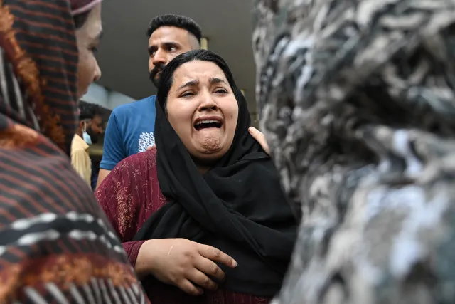 Pakistan'da Hastane Faciası: Doğum Servisinde Çıkan Yangında 14 Bebek Hayatını Kaybetti