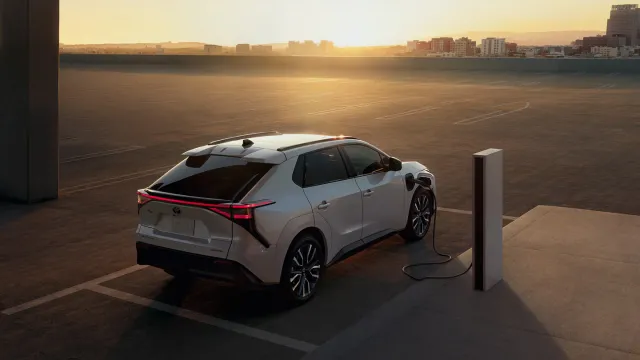Toyota'nın 2027 Model bZ5 Aracı Çin'de Piyasaya Sürüldü