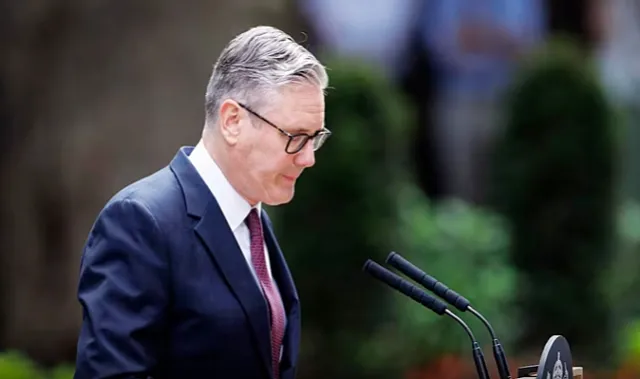 Birleşik Krallık'ta Siyasi Deprem: Keir Starmer İstifa Etti