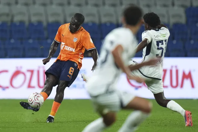 Başakşehir ile Kasımpaşa Puanları Paylaştı: Trendyol Süper Lig'de 1-1 Beraberlik
