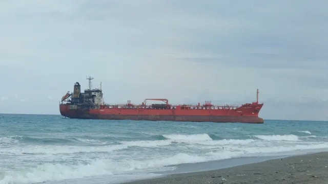 Dron Saldırısına Uğrayan Gemi Samsun'da Karaya Oturdu