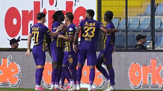 Eyüpspor Tarihi Bir Zaferle 3 Puanla Tanıştı: Galibiyet 90+4'te Geldi