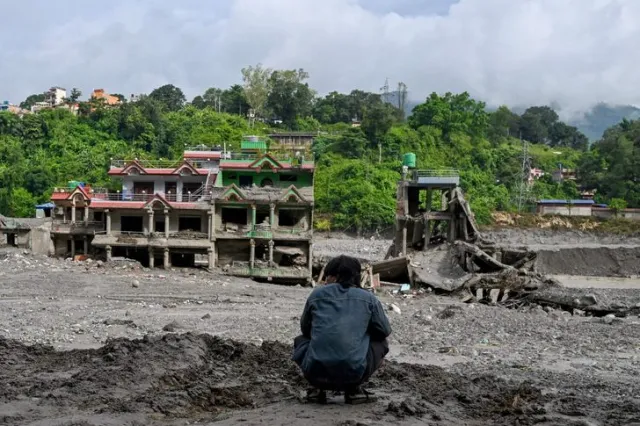 Nepal ve Çin Sınırındaki Sel Felaketinde Can Kaybı Artıyor
