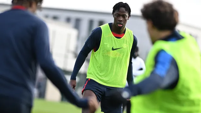 Galatasaray'da Stoper Transferinde Sürpriz Gelişme: El Chadaille Bitshiabu İmzaya Çok Yakın