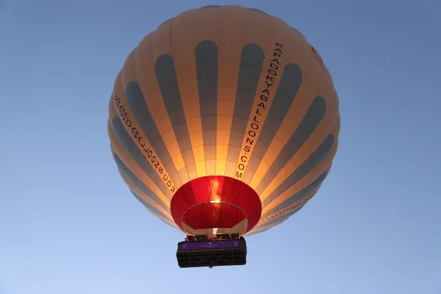 Kapadokya'da Rahim Ağzı Kanseri Farkındalığı İçin Sıcak Hava Balonları Havalandı