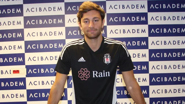 Beşiktaş'ta Hayal Kırıklığı Yaratan Emrecan Uzunhan Eski Kulübüne Döndü