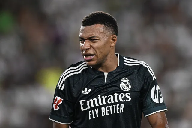 Real Madrid'de Destek Tişörtleri Kriz Çıkardı: Yıldız İsimlerin Tavrı Olay Oldu