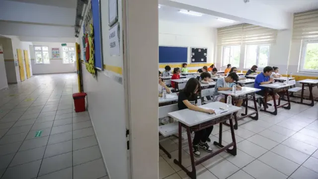 Öğretmenlerin Mazerete Bağlı Yer Değişikliği İkinci Atama Sonuçları Duyuruldu