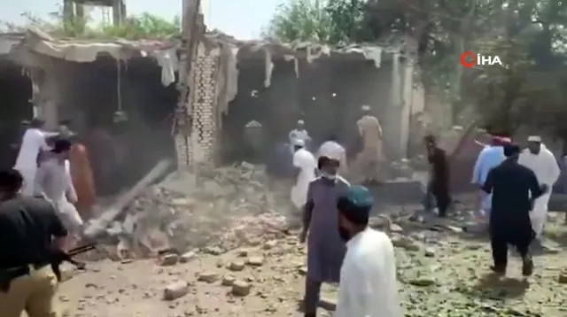 Pakistan'da Cuma Namazı Sırasında Kanlı Saldırı: 15 Ölü ve 50'den Fazla Yaralı