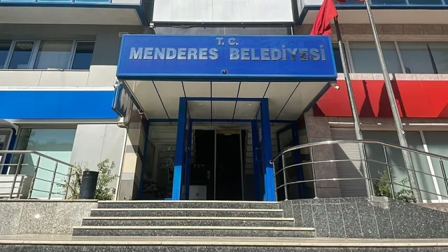 Menderes Belediyesi'ne ikinci dalga operasyon: 9 şüpheli gözaltında