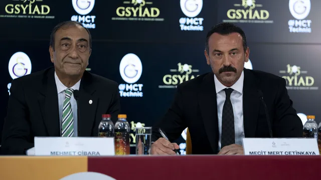 Galatasaray'a yeni sponsor! İmza töreninde, yapılacak transfer de açıklandı