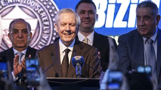 Aziz Yıldırım ve kurmayları dev golcünün peşinde! Scout raporuyla 2 transfer