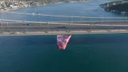 "3 Kupa, 1 Şampiyon" Filenin Sultanları'nın bayrakları İstanbul Boğazı'nı süslüyor
