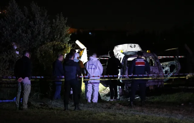 Manisa'da dehşet: Yanan araçta ceset bulundu