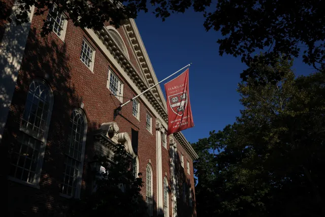 Kıbrıslı Türk profesör Harvard'da dekan oldu