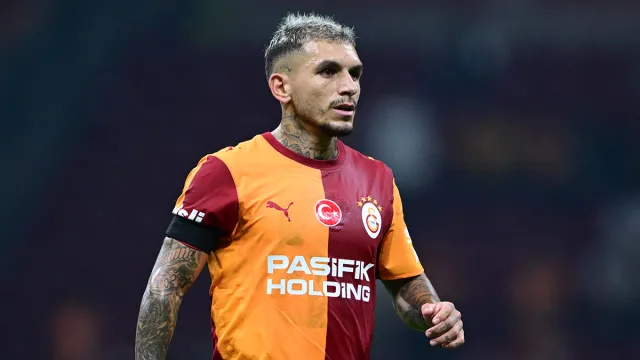 Lucas Torreira, VAR uyarısıyla kırmızı kart görüp oyundan atıldı, ilki yaşadı