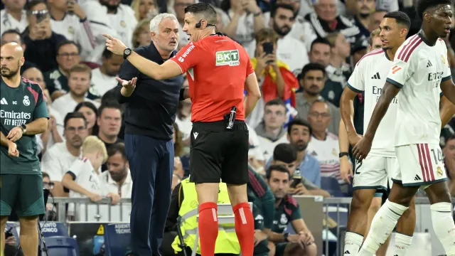 Mourinho'dan hakemlere olay gönderme. Burnuma pis kokular geliyor