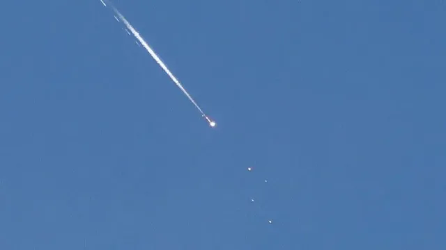 Suudi Arabistan'ın başkenti Riyad'da uyarı sonrası art arda patlamalar