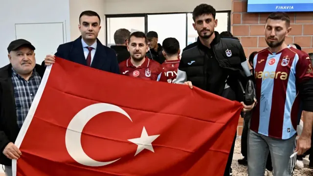 Trabzonspor'u Tampere'de taraftarları karşıladı