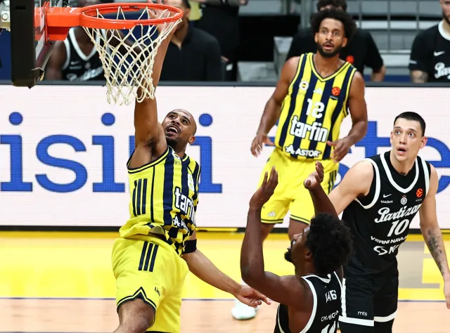 Fenerbahçe Tarfin EuroLeague'de tam gaz: 5. galibiyet geldi