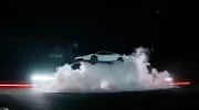 Tesla takla atan ve duvara tırmanan yeni araç tanıttı