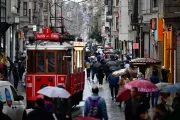 Aşırı sağanak gitti, hava açtı: Sıcaklık 30 dereceye yaklaşacak, yağmur için yeni tarih belli oldu