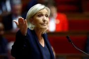 Fransa'daki kaos devam ediyor: Le Pen sokaktaki öfkeyi oya çevirme peşinde