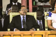 Kamerun'un Yaşlı Lideri Ülkesine Döndü