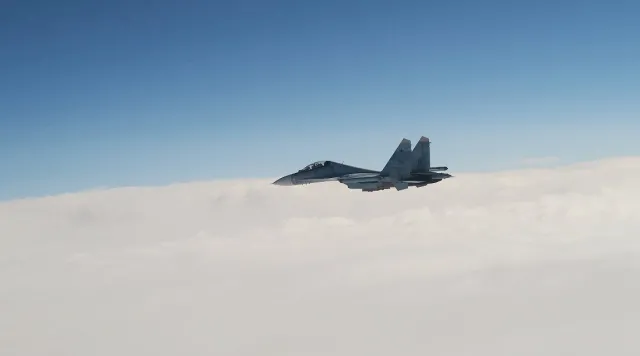 Rusya'ya ait Su-30 savaş uçağı Kaliningrad'da düştü