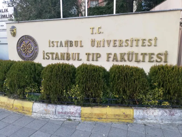 Çapa'da kadın tuvaletinde sapık paniği