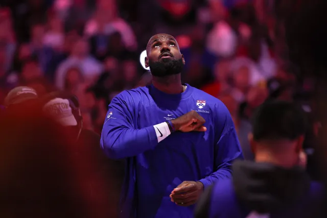 LeBron James, 41 yaşında tarihi bir ilke imza attı