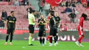 Üç kırmızı kart, bir penaltı çıktı: Amedspor maç fazlasıyla liderliğe yükseldi