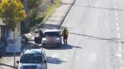 Ehliyetsiz sürücü polisi görünce yer değiştirdi. Drondan kaçamadı
