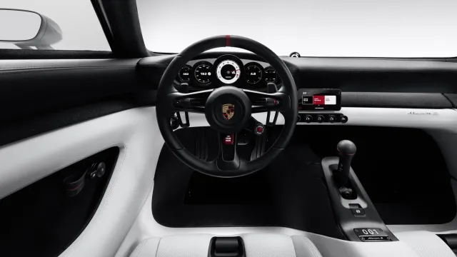 Yeni Porsche Mission S manuel vites seçeneği sunabilir