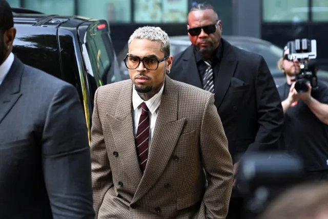 Kulüpte kavgaya karışmıştı. Grammy ödüllü Chris Brown hakim karşısında