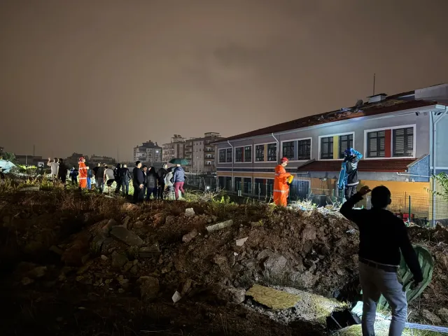 Antalya'da hortum işçi konteynerini parçaladı: 4 işçi öldü, 1 işçi yaralandı