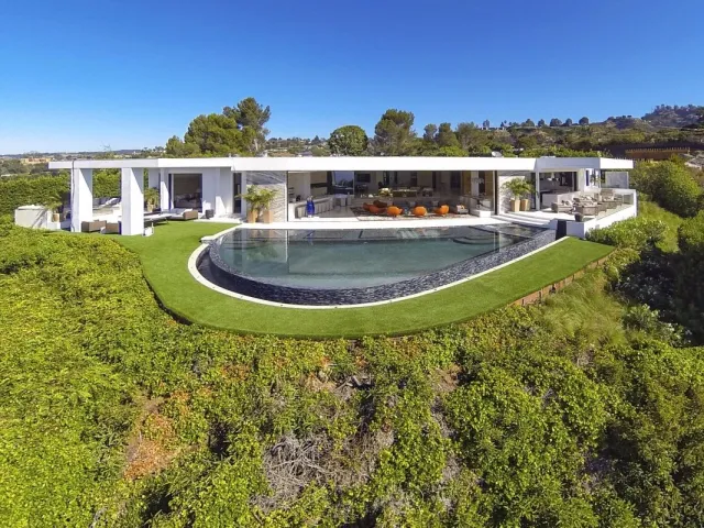 Minecraft'ın yaratıcısı Markus Persson Beverly Hills'teki evini satışa çıkardı