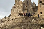 Kapadokya'da peribacası çöktü: Üç kişi hayatını kaybetti