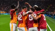 Lider Galatasaray, Konya'da. Osimhen özel uçakla geldi, 11'de yerini aldı