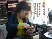 Hobi olarak başladı, usta oldu. 11 yıldır bakıra şekil veriyor