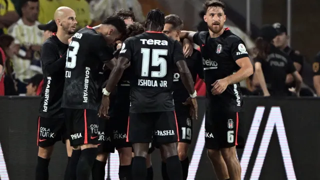 Beşiktaş'tan Kadıköy'de Tarihi Zafer: Fenerbahçe'yi 2-1 Yendi