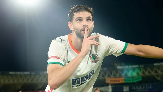 SON DAKİKA | Beşiktaş'ın Yeni Transferi Ümit Akdağ İstanbul'a Geldi