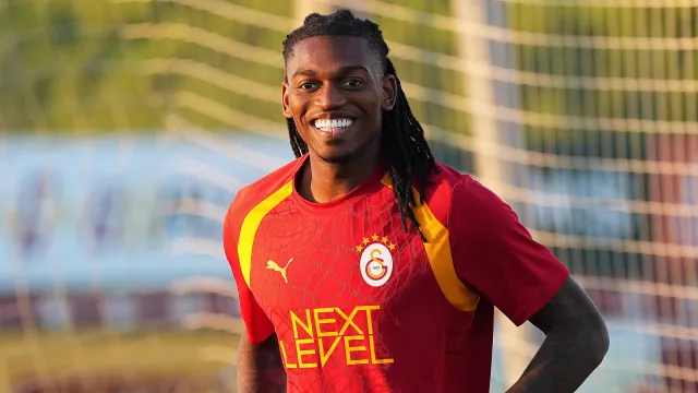 Rafael Leao Galatasaray'da Ilk Antrenmanina Cikti