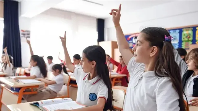 Okul Servislerinde Yeni Dönem: Özmal Araçlara Yasak Geldi